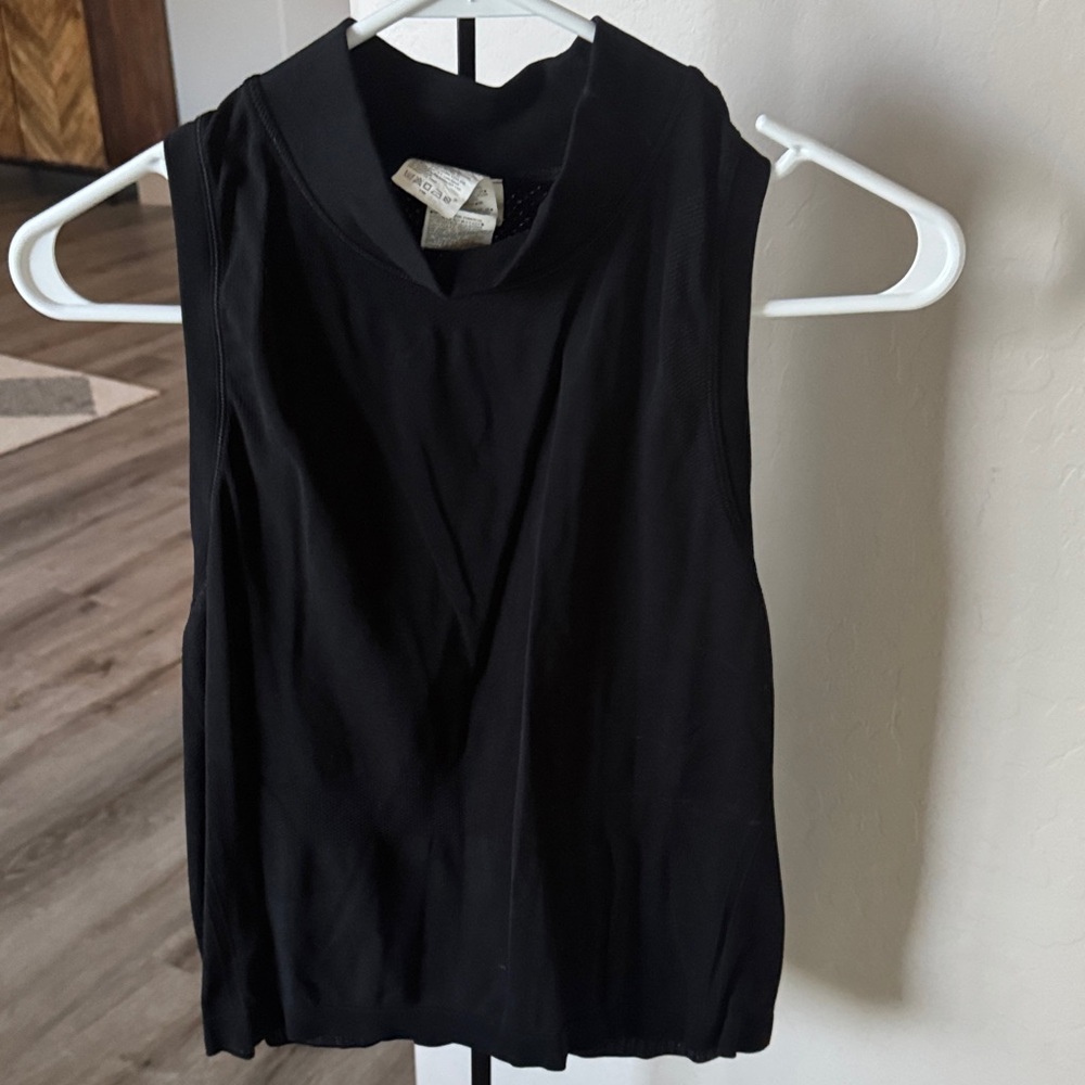 Athleta Black Sleeveless Mock-Neck Tank large perfect condition